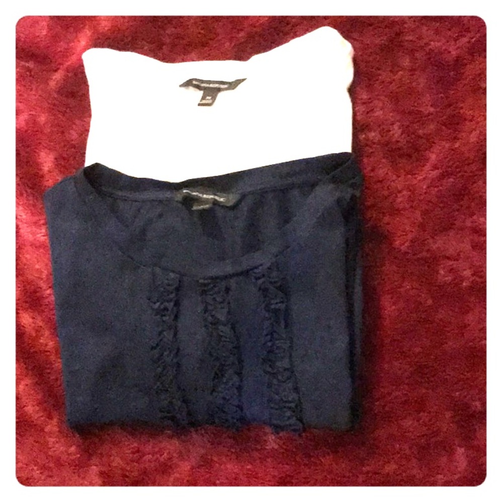 2 Banana Republic Women’s  T-shirts
